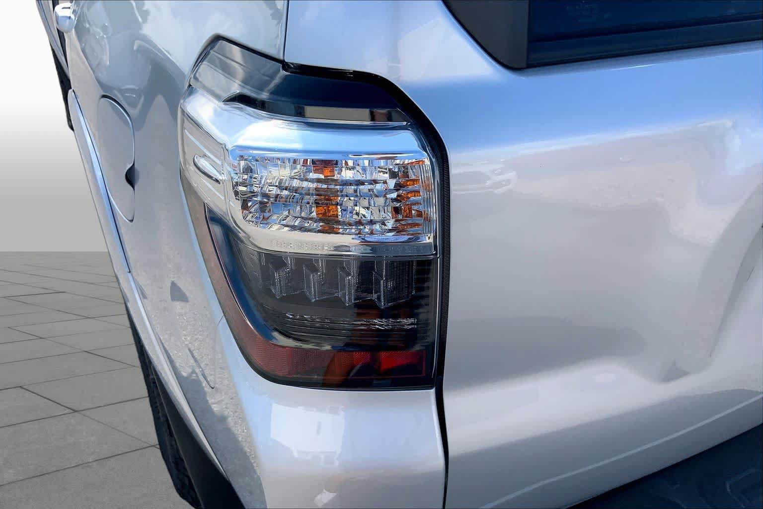 Used 2023 Toyota 4Runner SR5 Premium w/ Moonroof Package RWD image 29