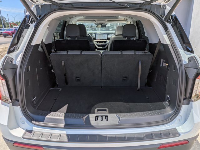 Certified 2025 Ford Explorer Active w/ Active Comfort Package AWD/4WD image 34