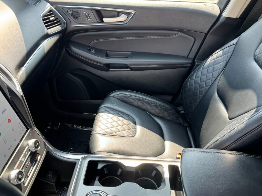 Certified 2024 Ford Edge Titanium AWD/4WD image 13