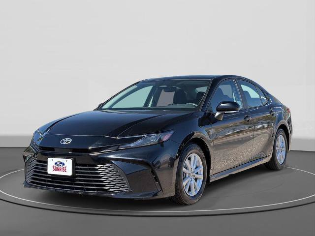 Used 2025 Toyota Camry LE FWD image 1