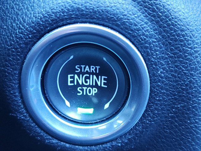 Used 2019 Chevrolet Silverado 1500 High Country w/ Technology Package AWD/4WD image 32