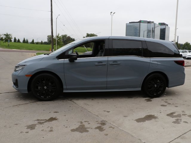 Used 2025 Honda Odyssey Sport-L image 4