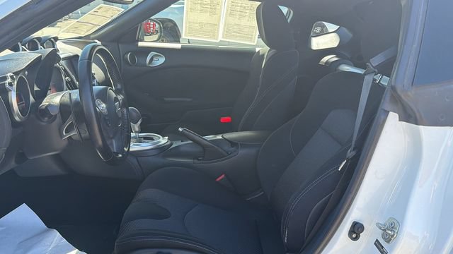 Used 2018 Nissan 370Z Coupe RWD image 14