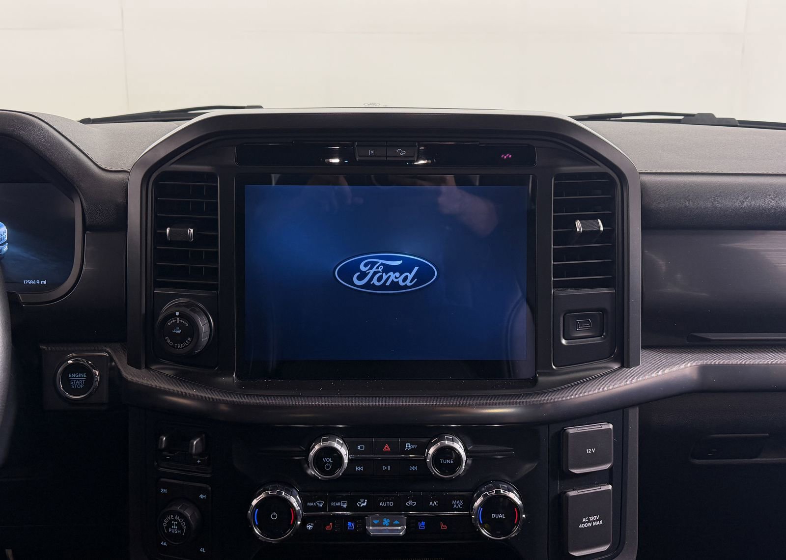 Certified 2025 Ford F150 Lariat w/ Equipment Group 501A Mid image 11