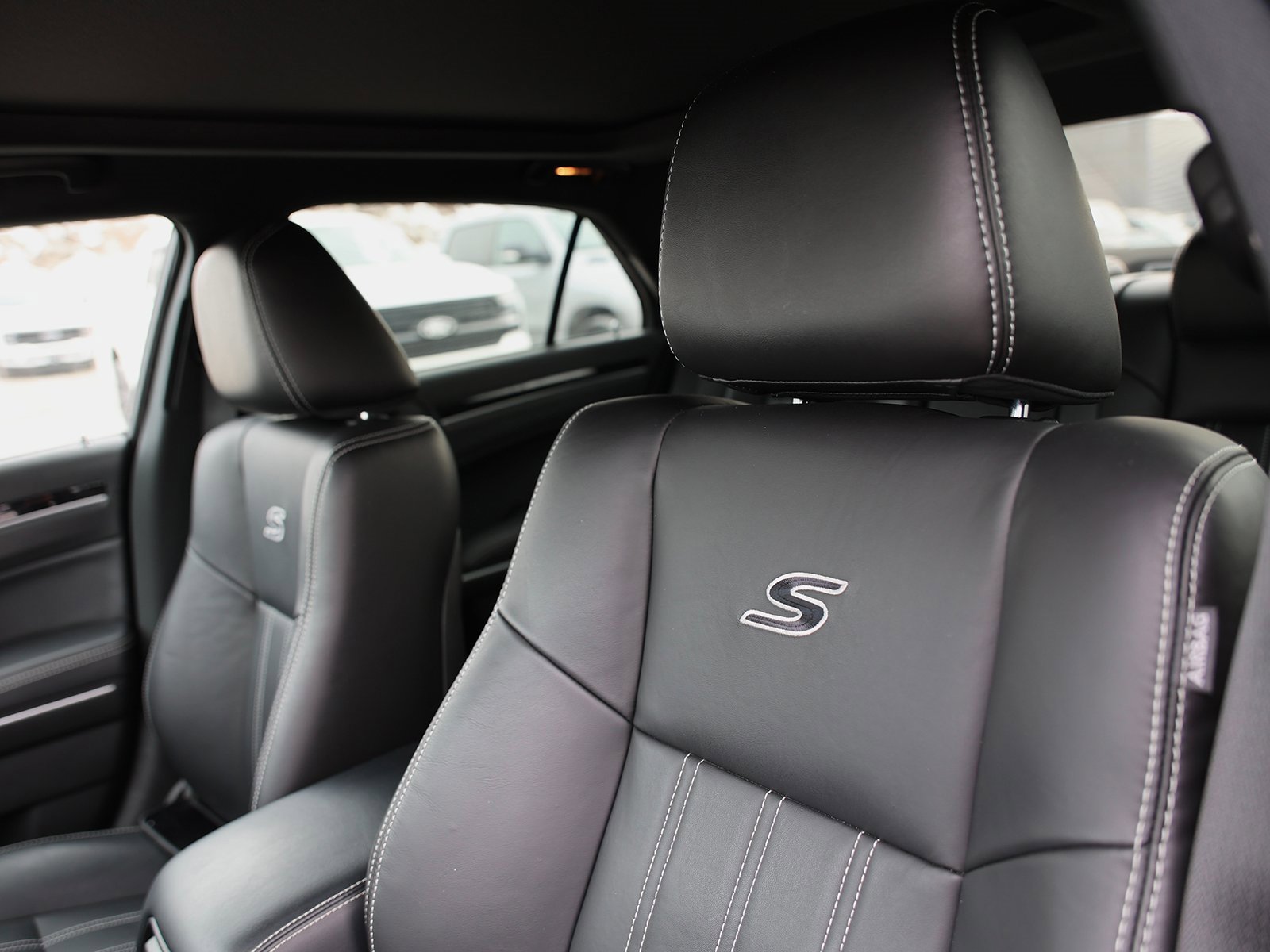 Used 2022 Chrysler 300 S image 18