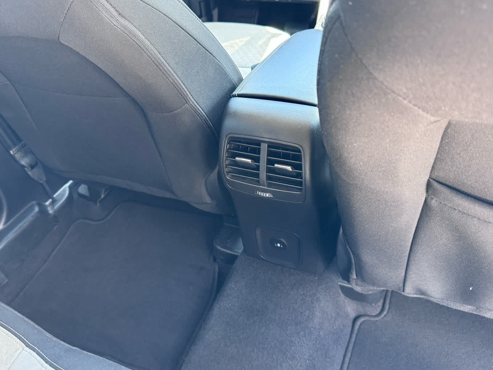 Certified 2025 Ford Escape Active AWD/4WD image 18