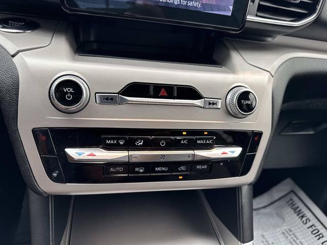 Certified 2023 Ford Explorer XLT w/ Equipment Group 202A AWD/4WD image 19