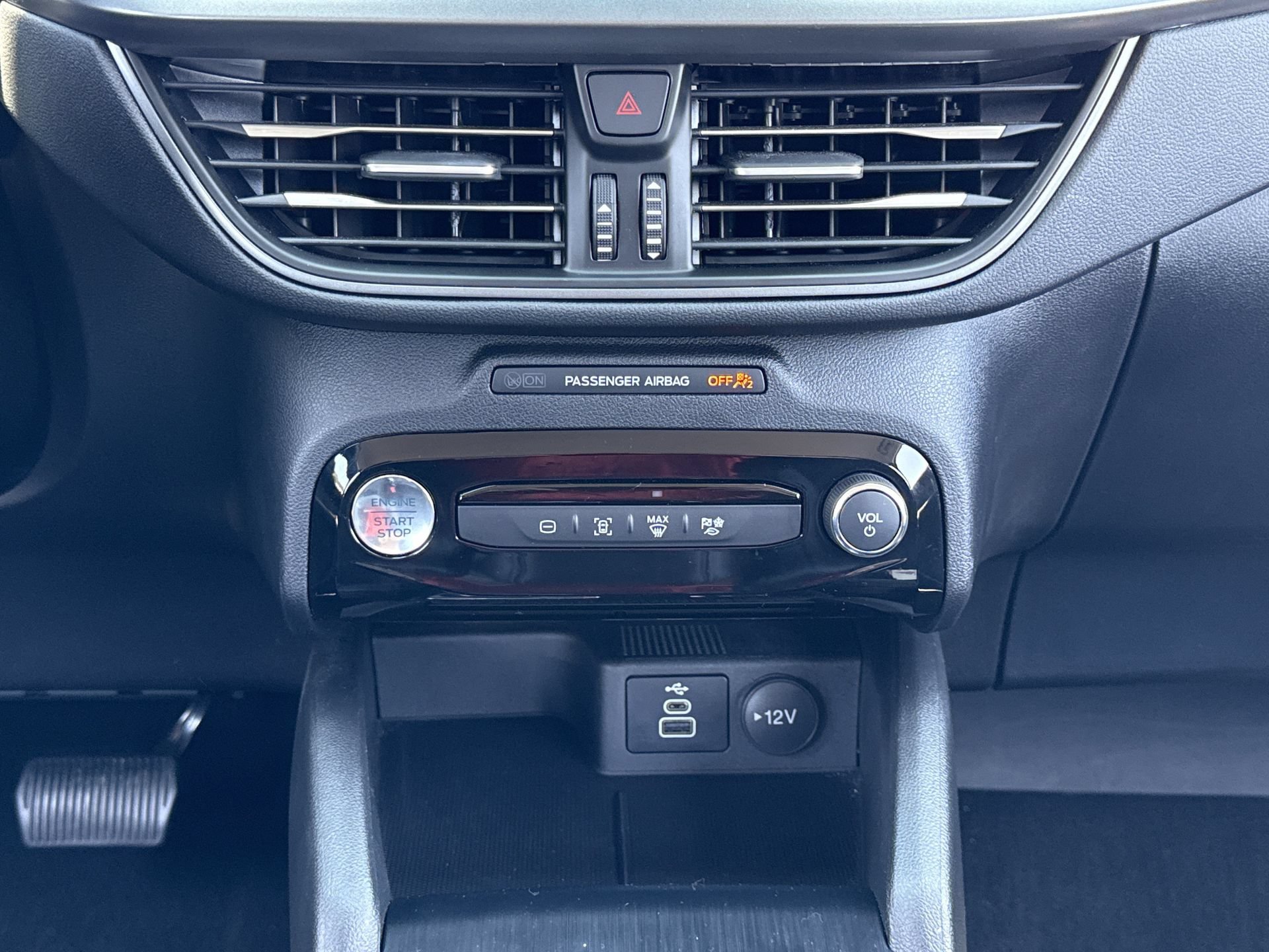 Certified 2025 Ford Escape SE FWD image 5