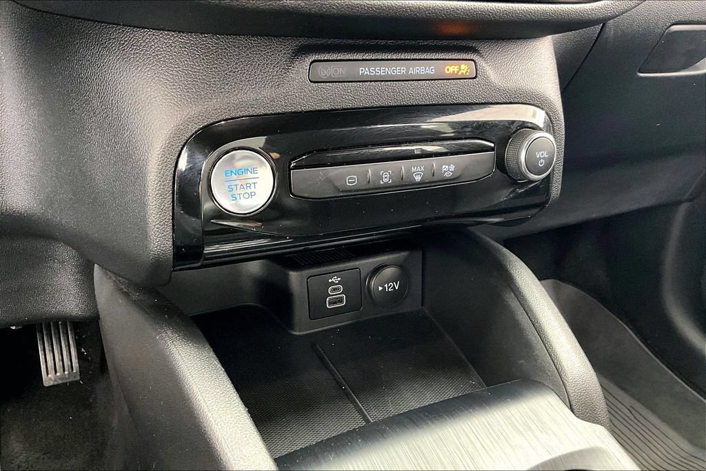 Certified 2025 Ford Escape ST-Line w/ Equipment Group 301A FWD image 32
