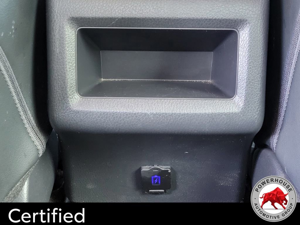 Used 2022 Toyota Camry SE FWD image 16