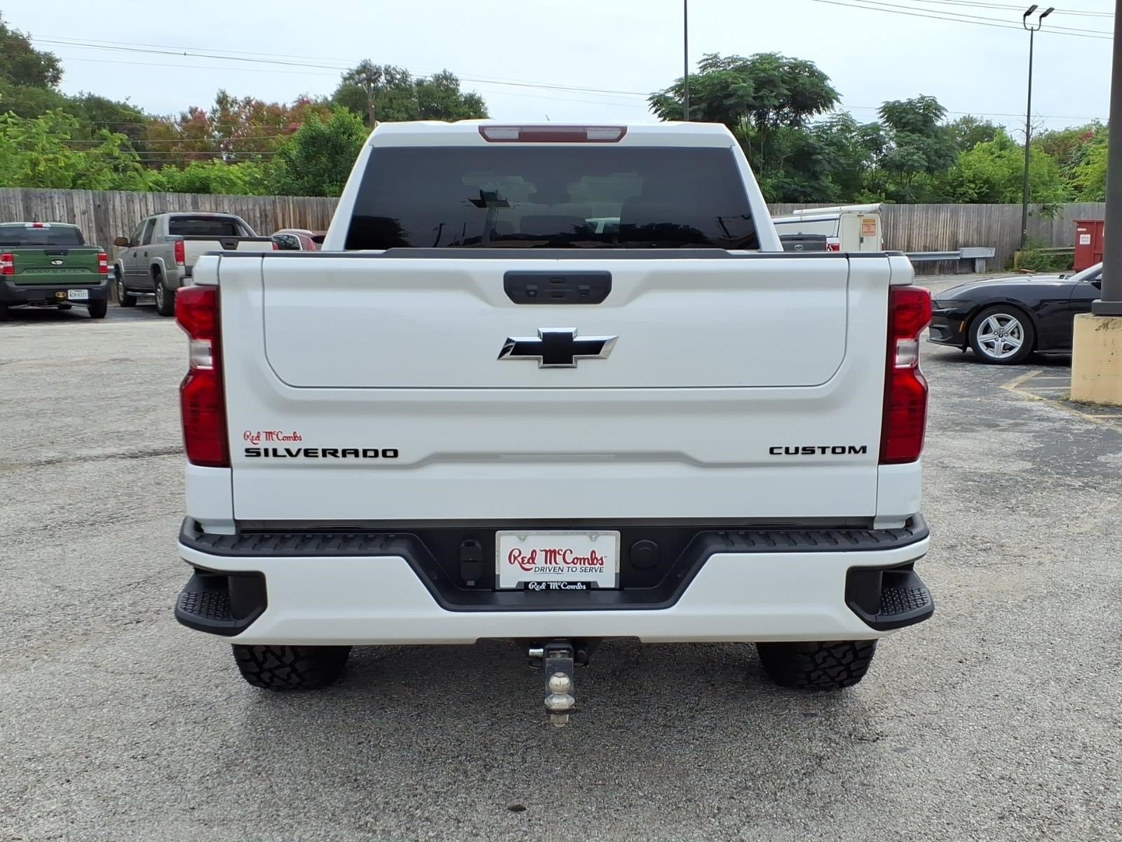 Used 2023 Chevrolet Silverado 1500 Custom w/ LPO, Dark Essentials Package RWD image 7