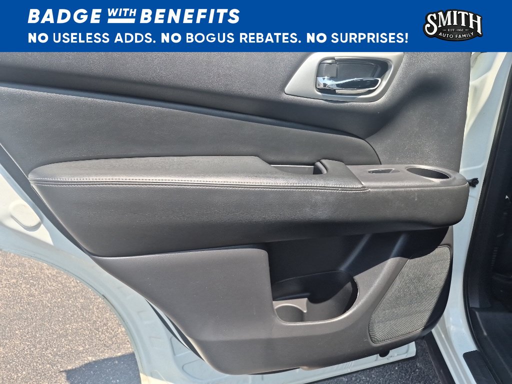 Used 2018 Nissan Pathfinder SL w/ SL Premium Package FWD image 17