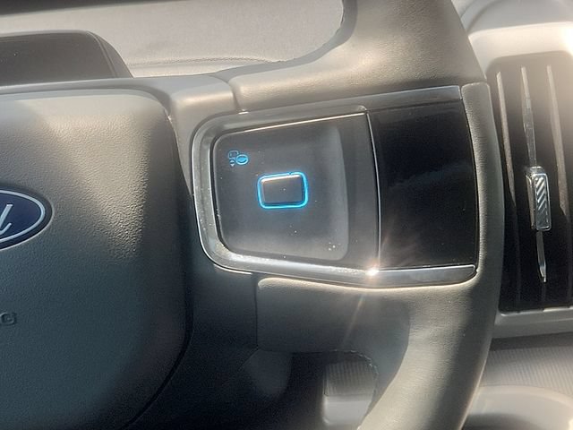 Certified 2025 Ford Expedition Active AWD/4WD image 15