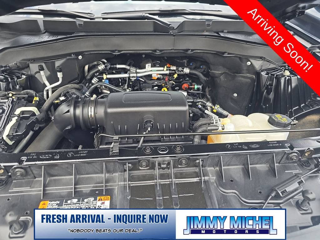 Certified 2024 Ford Explorer XLT w/ Equipment Group 202A AWD/4WD image 4