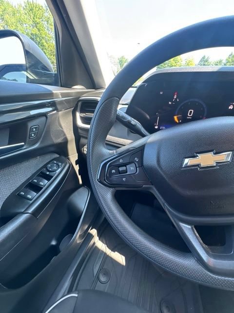 Used 2024 Chevrolet TrailBlazer LS w/ LS Convenience Package AWD/4WD image 25