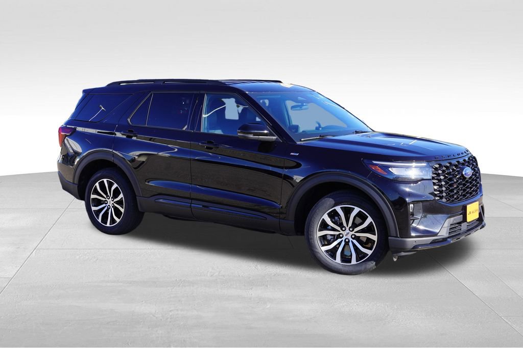 Certified 2025 Ford Explorer ST-Line AWD/4WD image 2