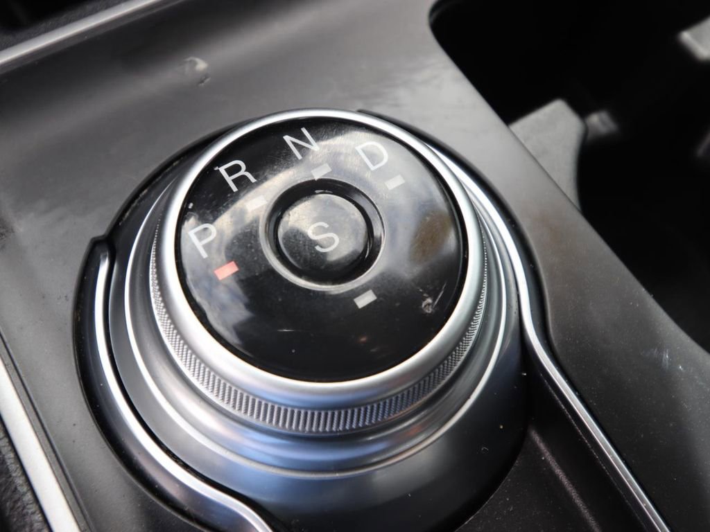 Certified 2023 Ford Edge SE w/ Black Appearance Package image 21