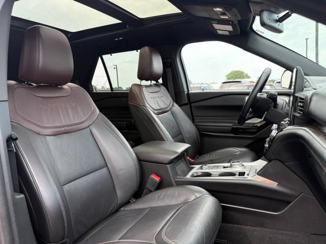 Certified 2023 Ford Explorer Platinum w/ Technology Package AWD/4WD image 11