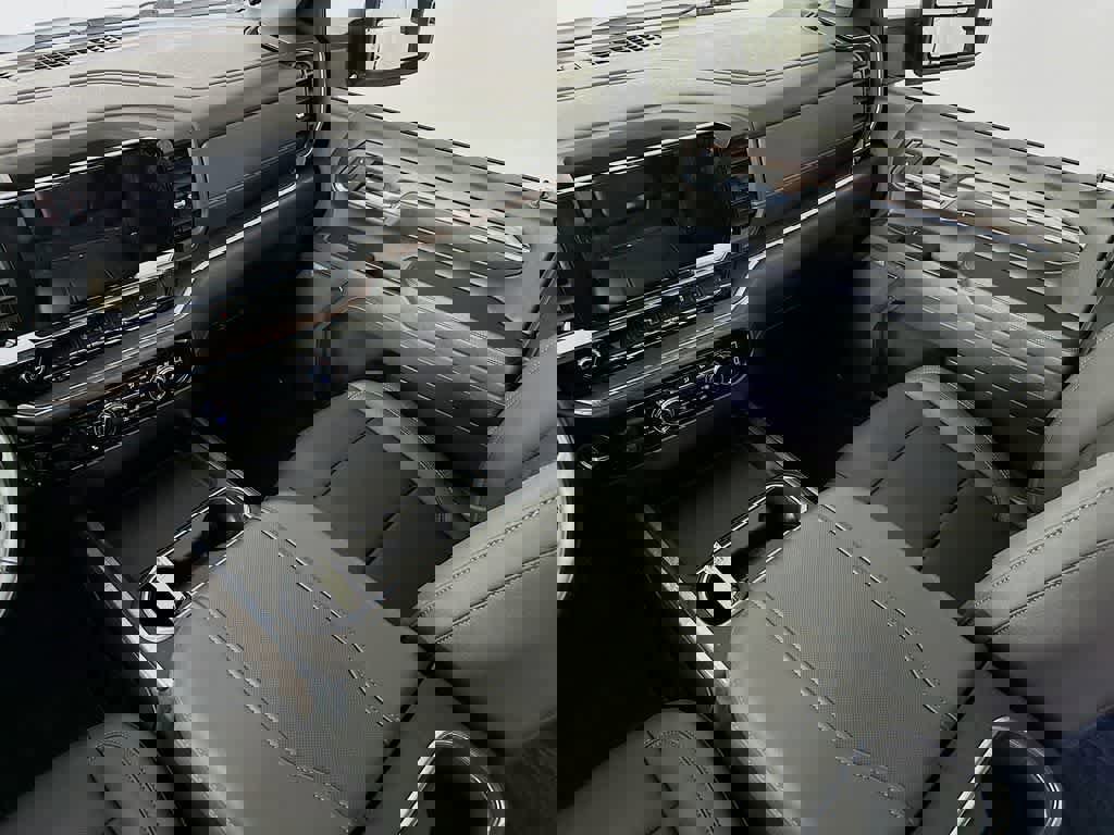 Used 2024 GMC Sierra 2500 SLT w/ SLT Premium Package image 14