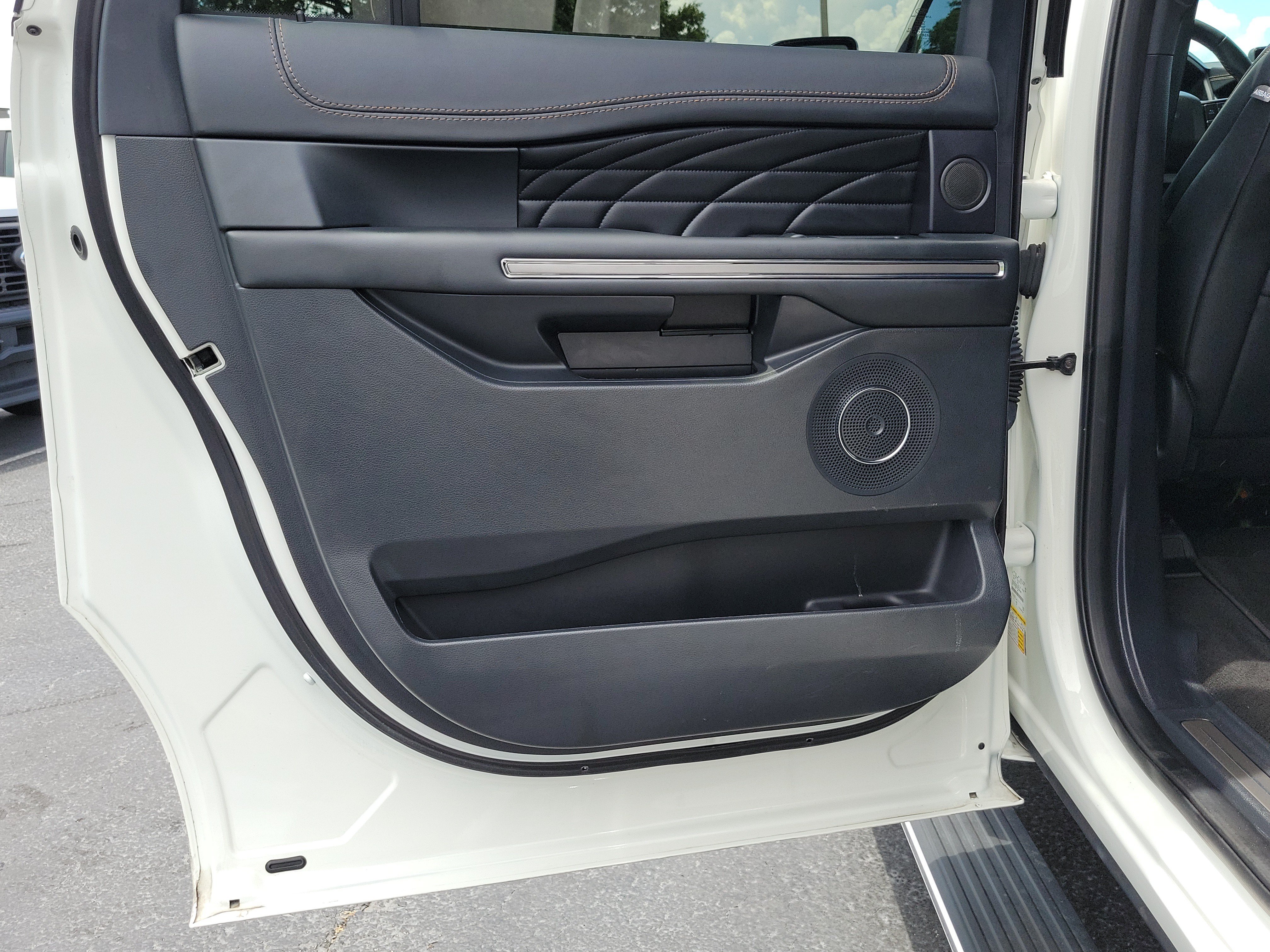 Certified 2024 Ford Expedition Max Platinum AWD/4WD image 12