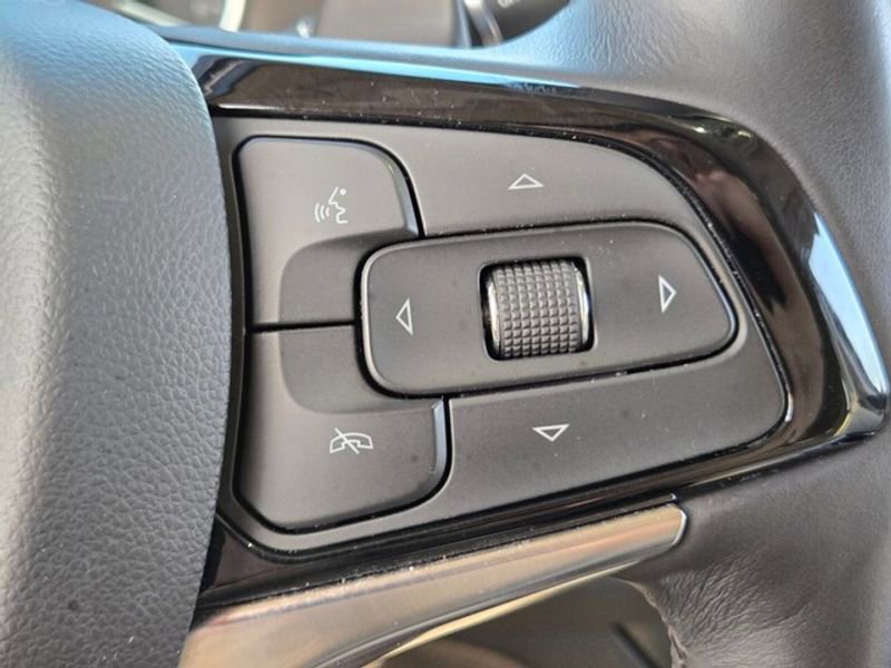 Used 2023 Buick Enclave Avenir w/ Avenir Technology Package image 30