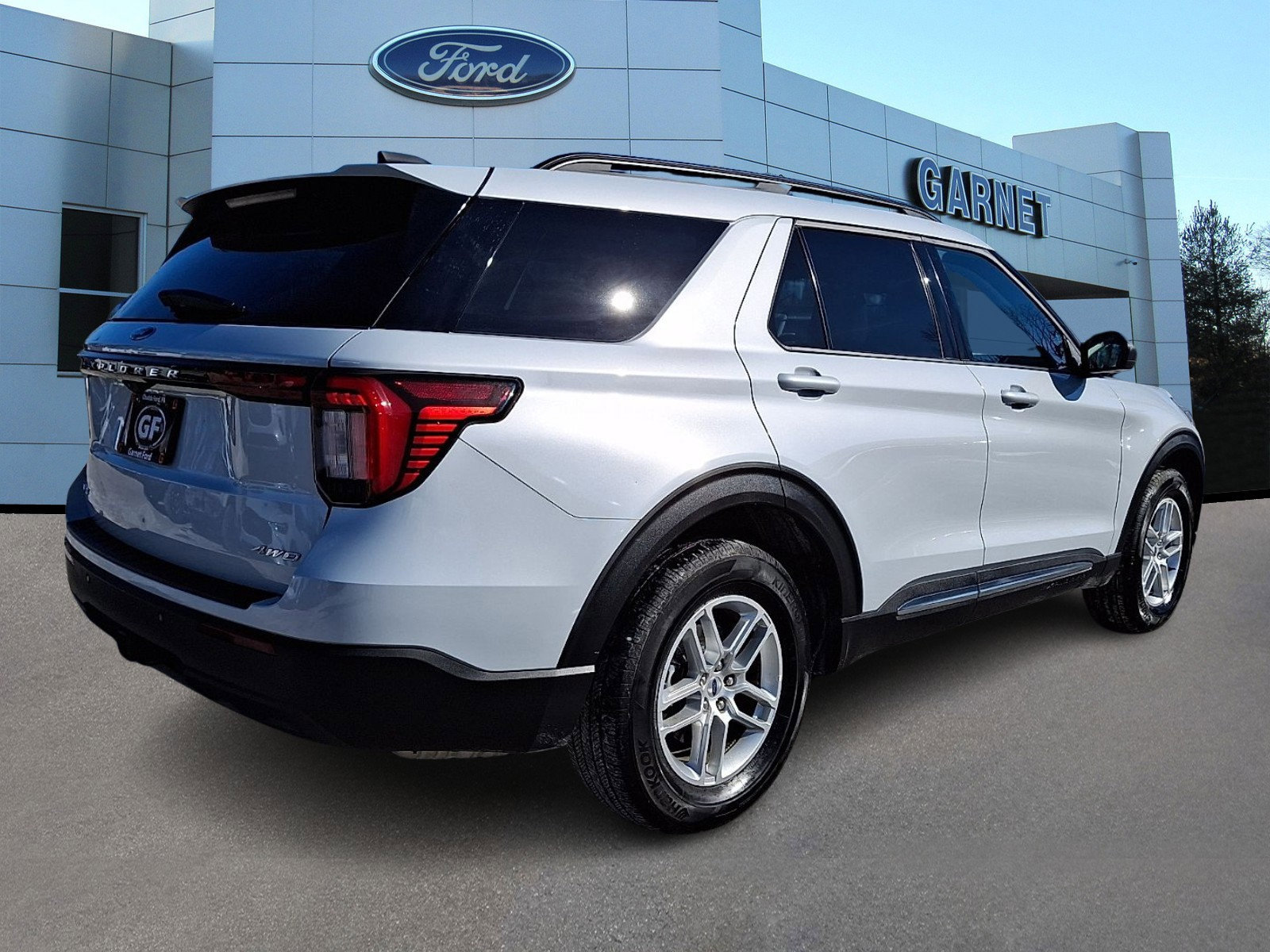 Certified 2025 Ford Explorer Active image 4