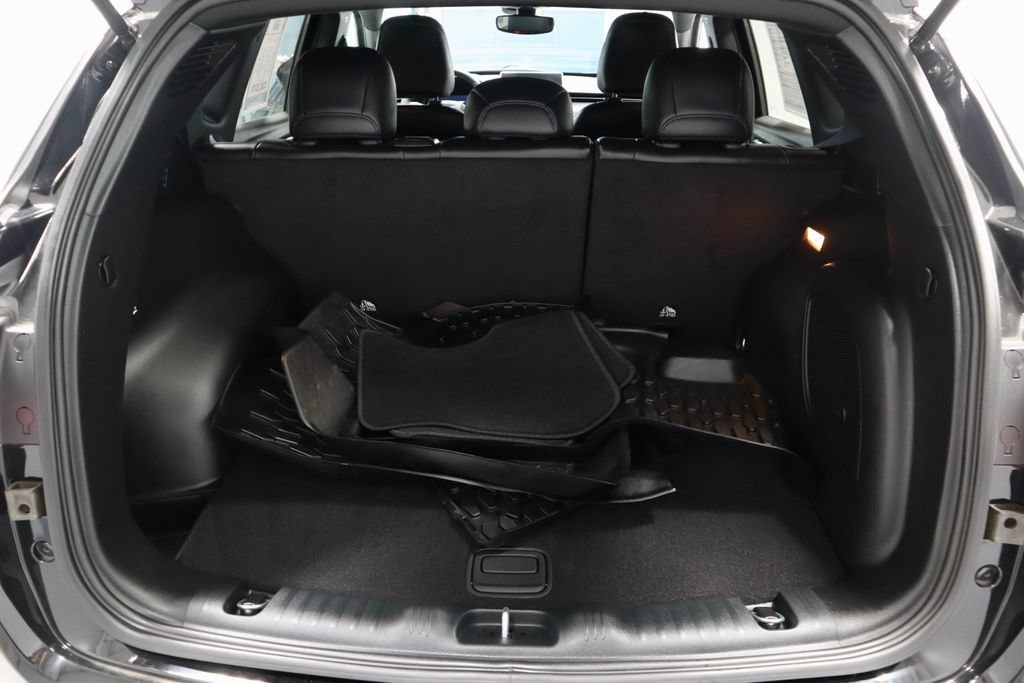Used 2023 Jeep Compass High Altitude AWD/4WD image 15