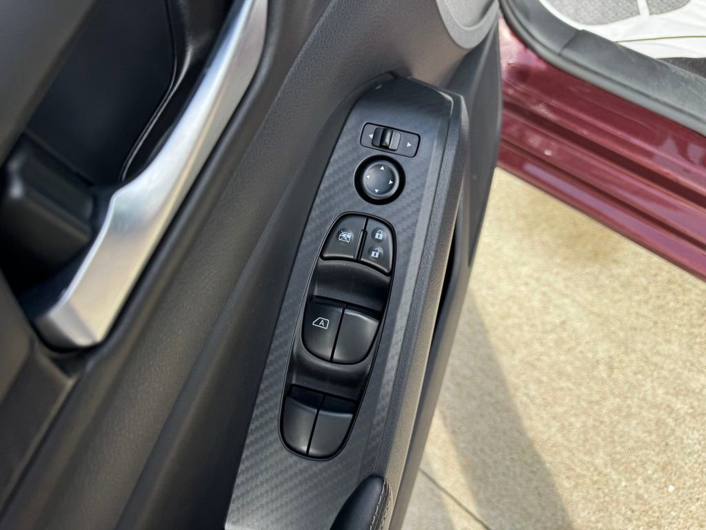 Used 2025 Nissan Altima 2.5 SV image 8