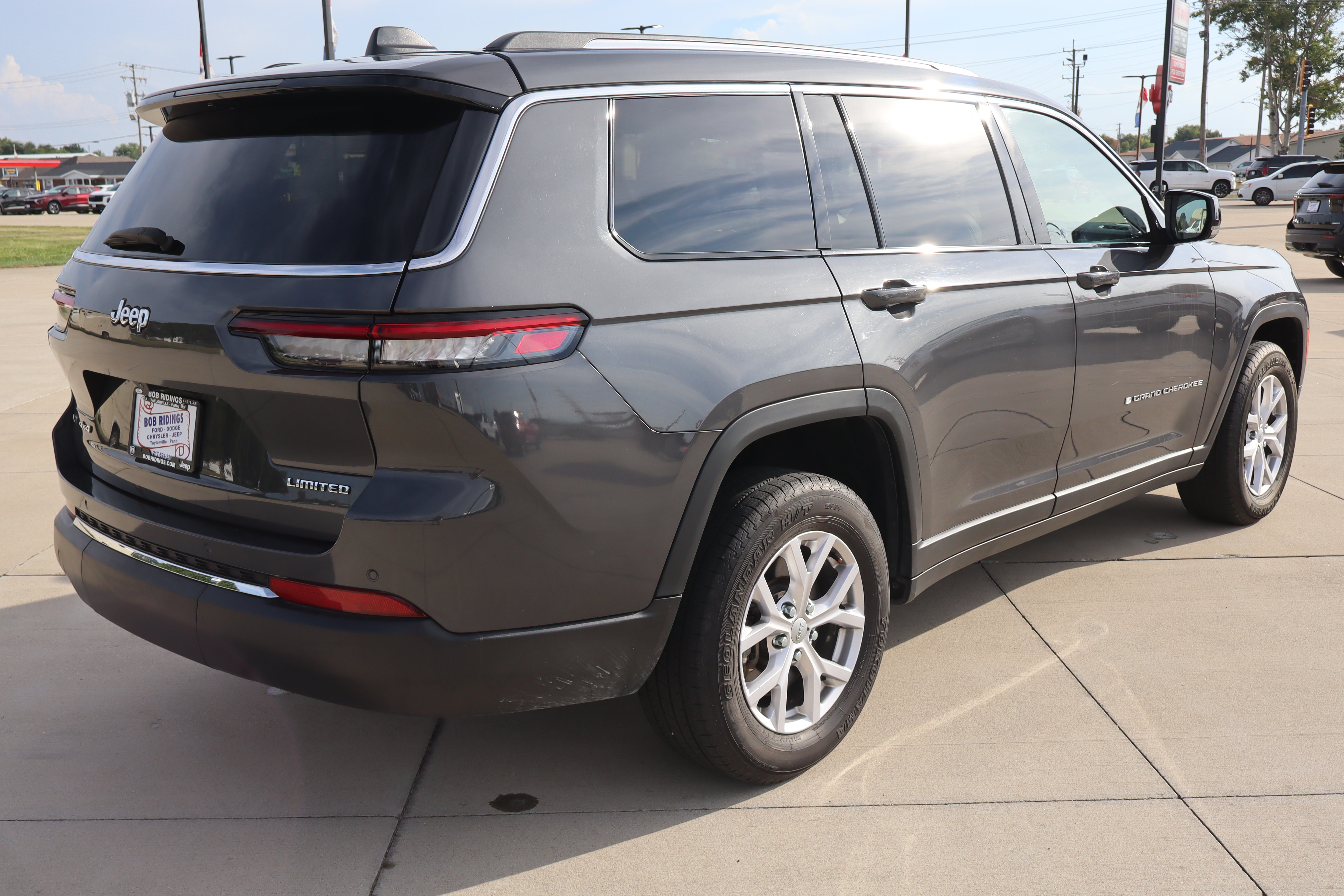 Used 2021 Jeep Grand Cherokee L Limited AWD/4WD image 5