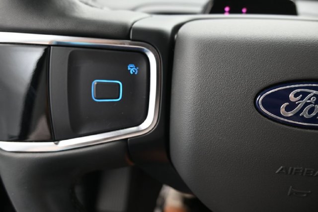 Certified 2025 Ford Expedition Active AWD/4WD image 16