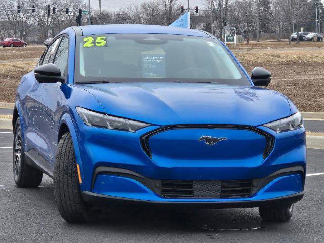 Certified 2025 Ford Mustang Mach-E Premium AWD/4WD image 4