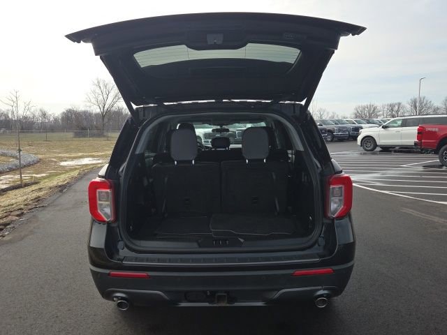 Certified 2023 Ford Explorer XLT w/ Equipment Group 202A image 11