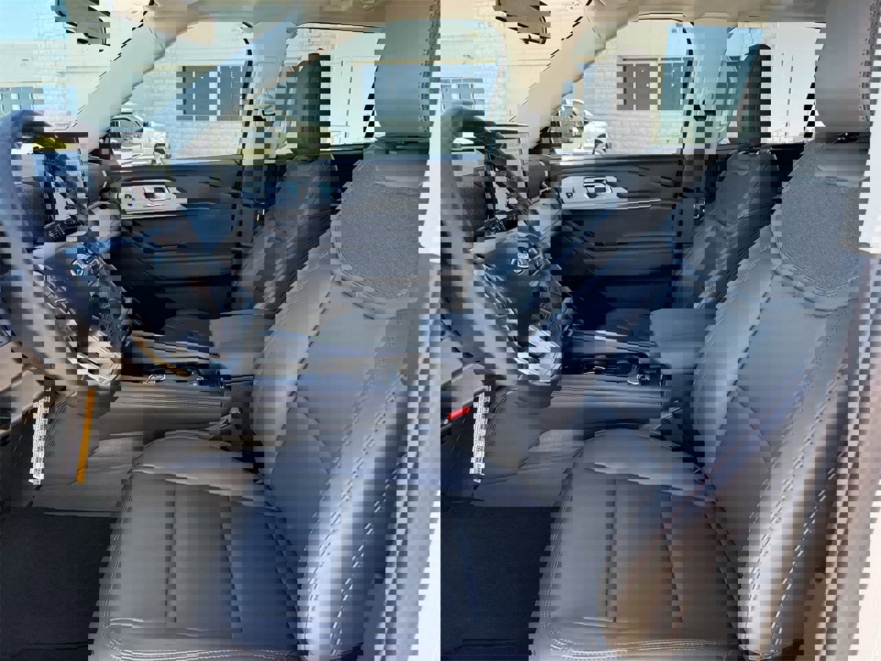 Certified 2025 Ford Explorer Active w/ Active Comfort Package image 24