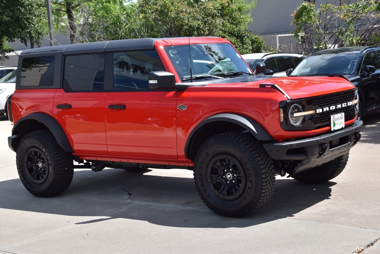 Certified 2024 Ford Bronco Wildtrak AWD/4WD image 5