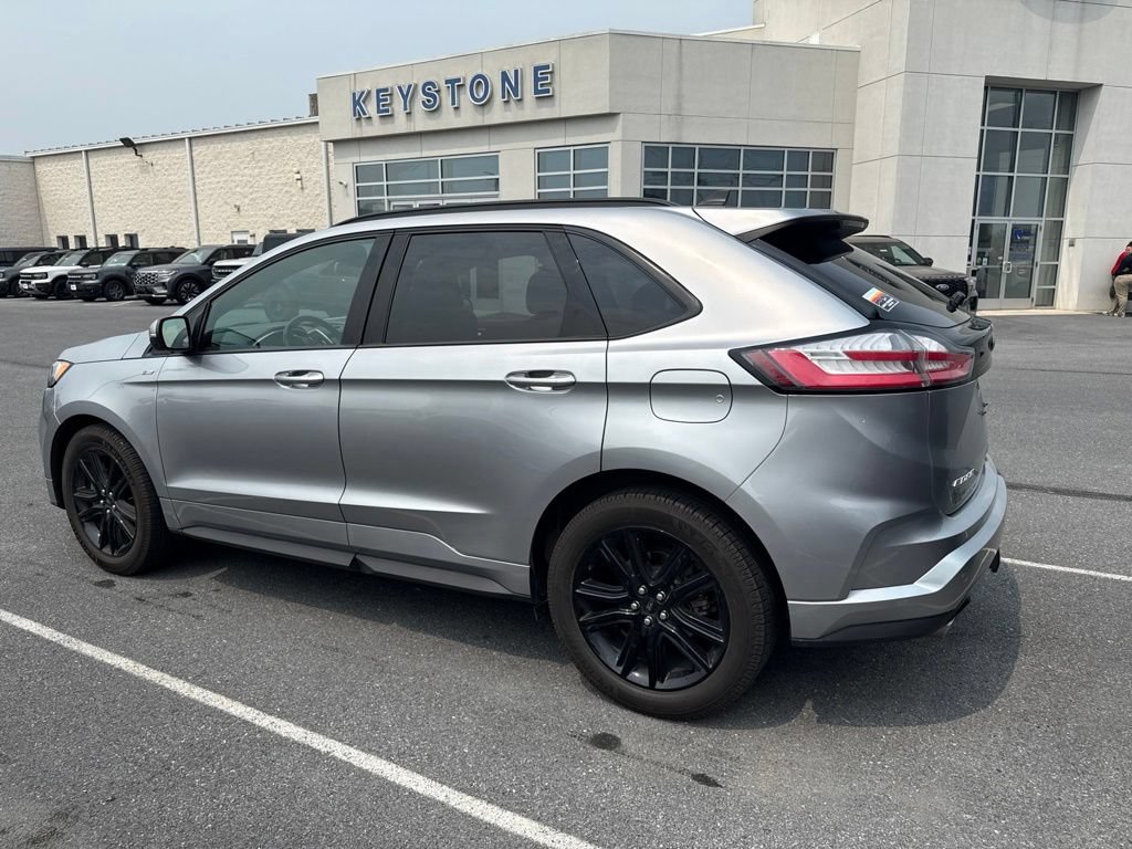 Certified 2020 Ford Edge ST-Line w/ Cold Weather Package AWD/4WD image 3