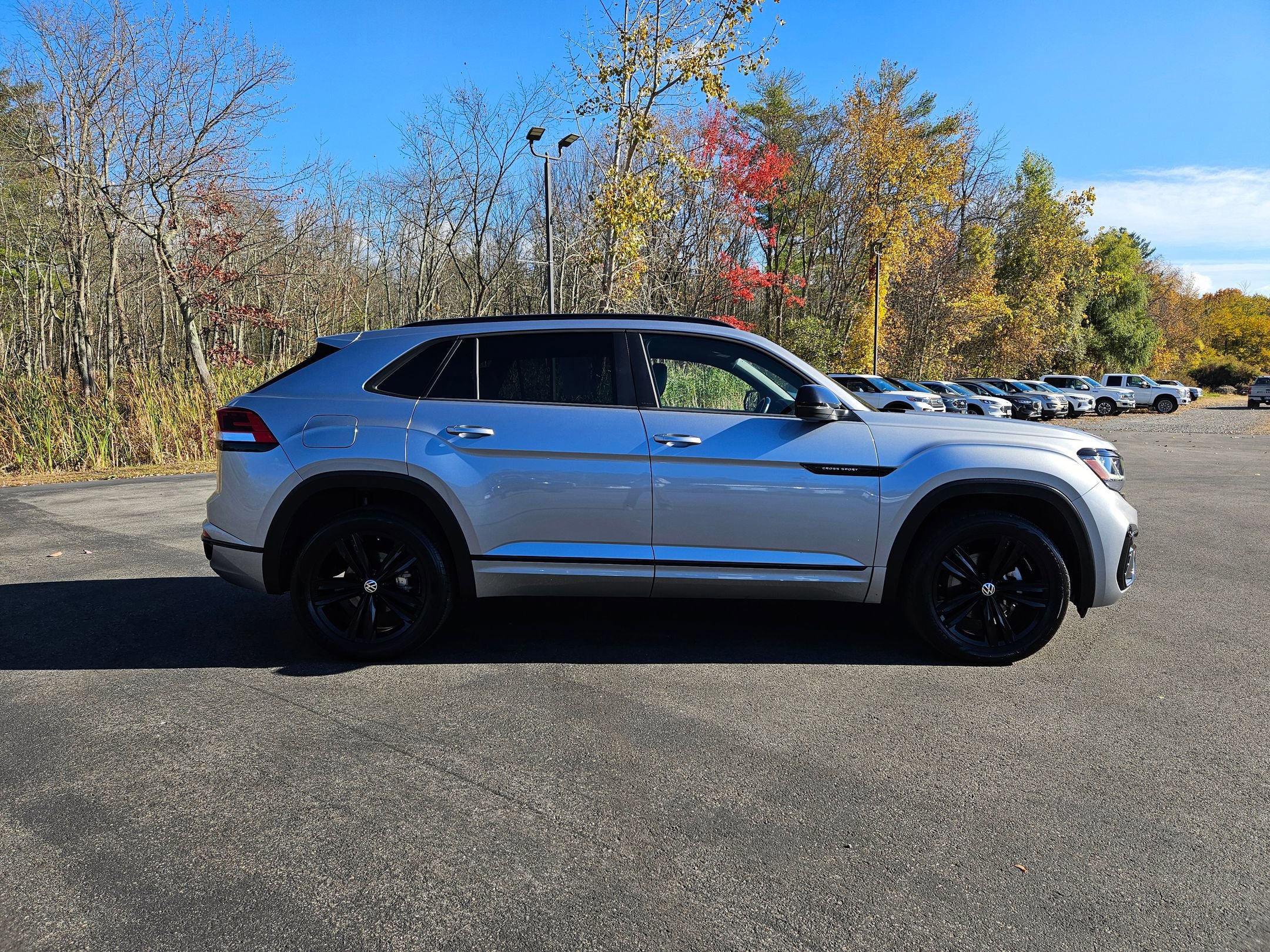 Used 2023 Volkswagen Atlas Cross Sport SEL image 4