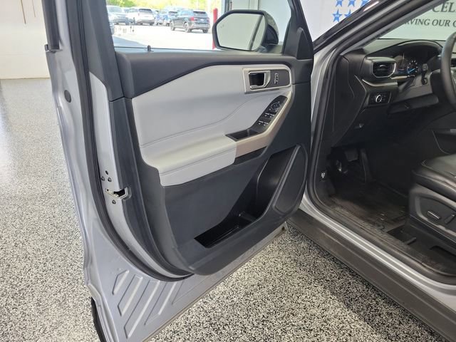 Certified 2023 Ford Explorer XLT w/ Equipment Group 202A AWD/4WD image 6