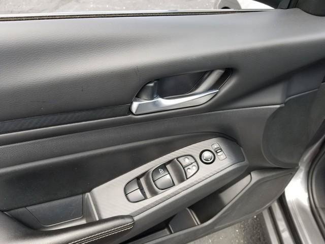 Used 2024 Nissan Altima 2.5 SV FWD image 11