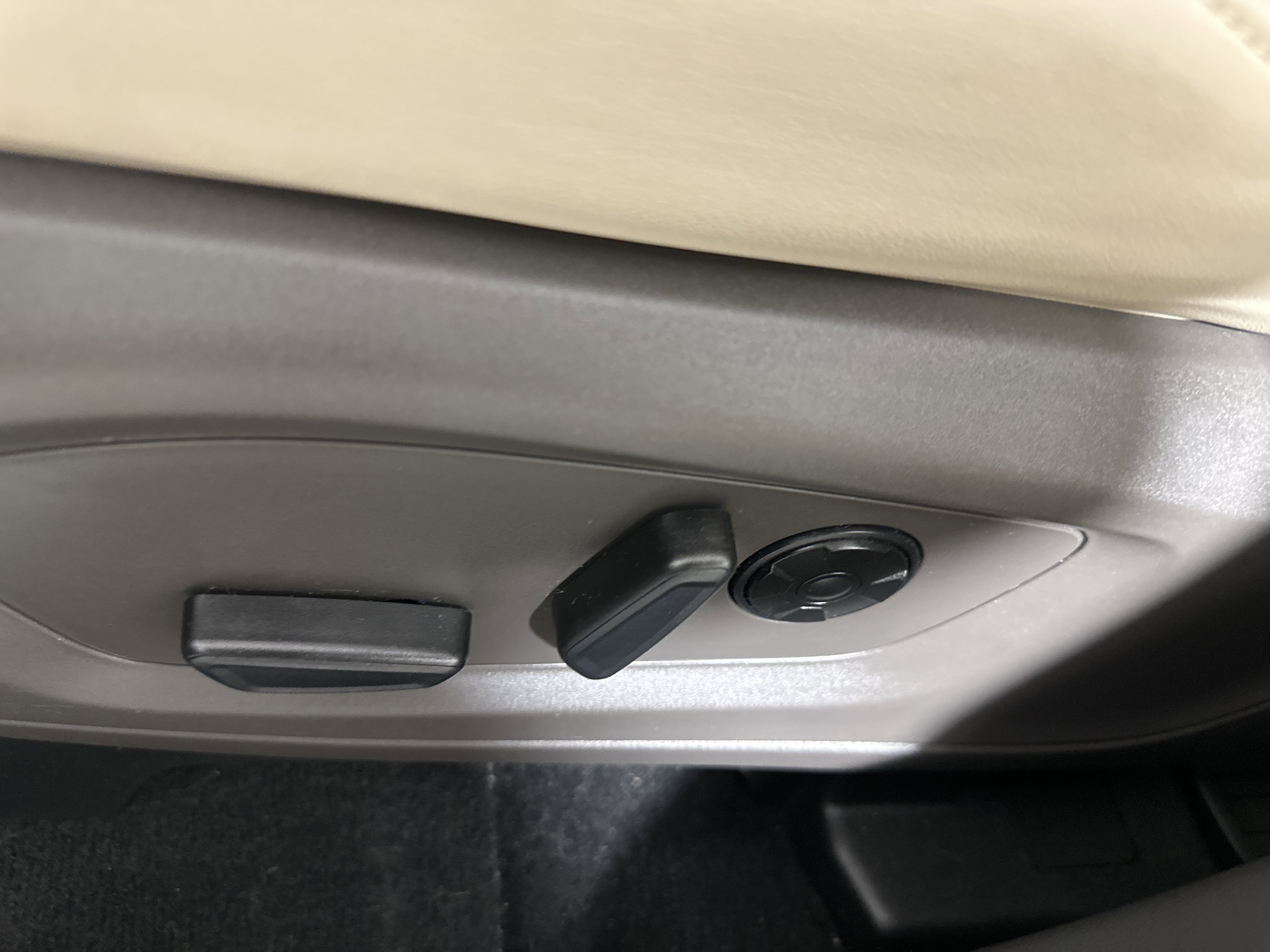 Certified 2021 Ford Explorer Platinum w/ Equipment Group 601A image 10