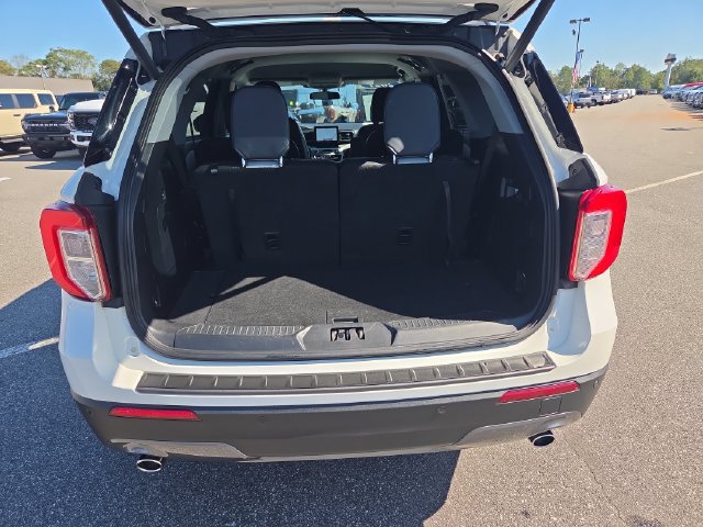 Certified 2021 Ford Explorer XLT w/ Equipment Group 202A RWD image 28
