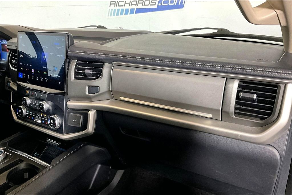 Certified 2024 Ford Expedition XLT image 12