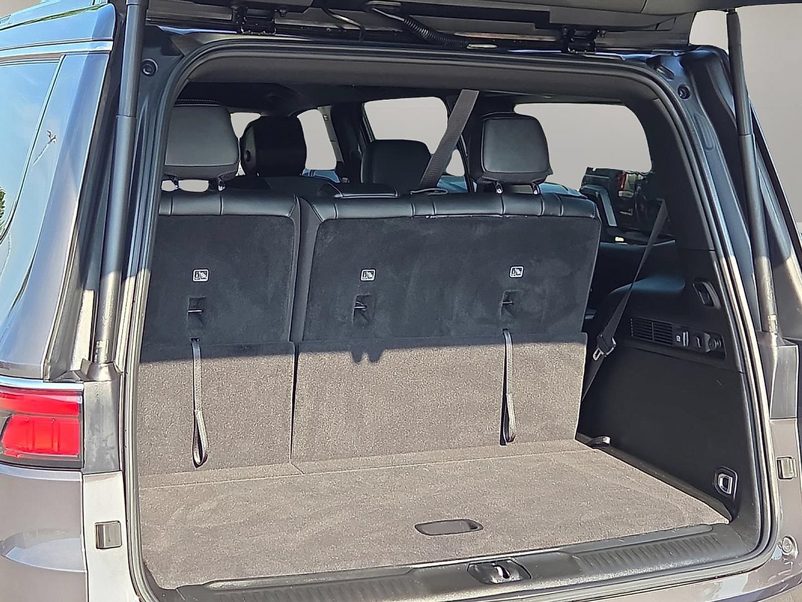 Used 2022 Jeep Wagoneer Series II AWD/4WD image 8