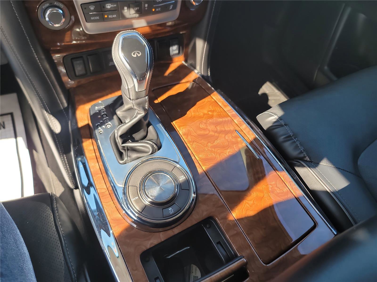 Used 2019 INFINITI QX80 Luxe w/ 22" Wheel Package image 17