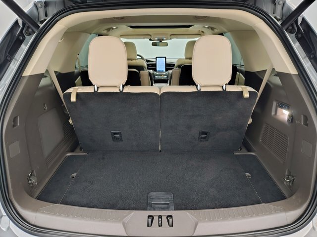 Certified 2020 Ford Explorer Platinum w/ Premium Technology Package AWD/4WD image 19
