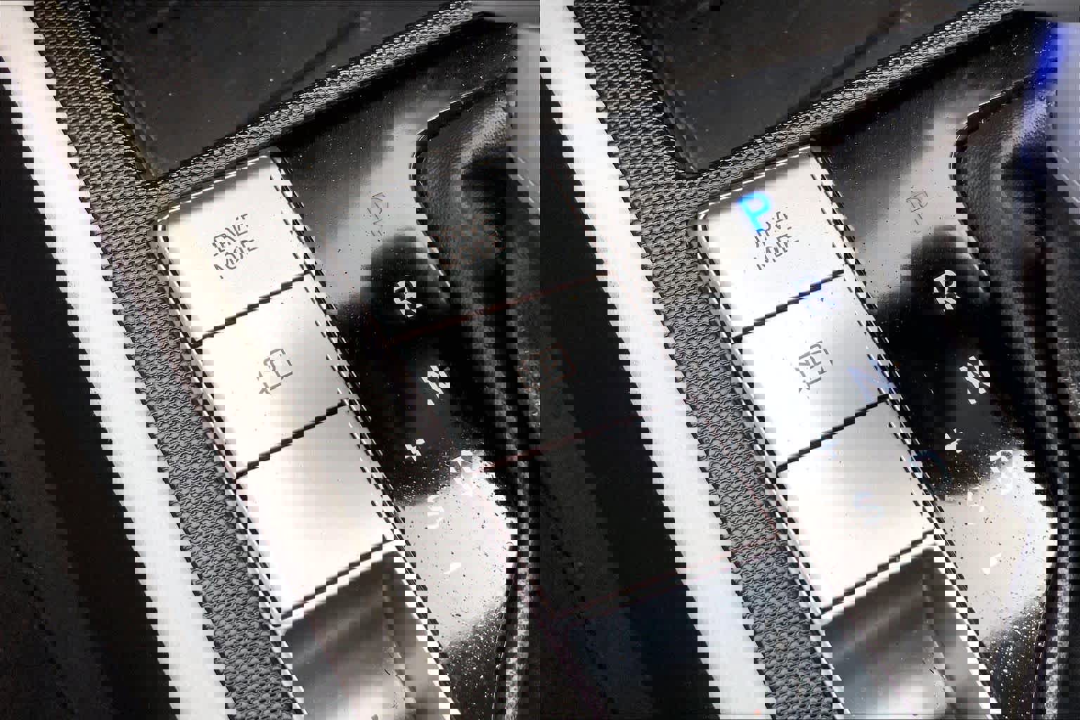 Used 2021 Hyundai Elantra Limited image 32