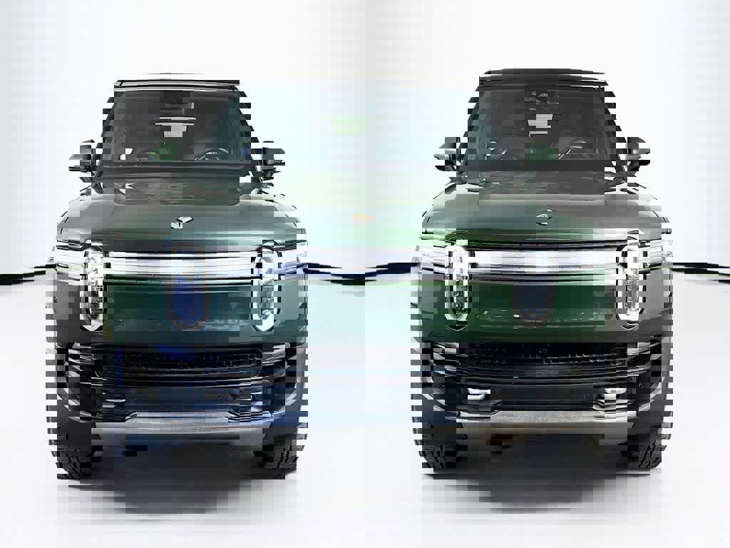 Used 2025 Rivian R1S Adventure AWD/4WD image 9