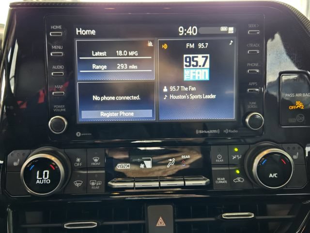 Used 2021 Toyota Highlander XSE FWD image 18