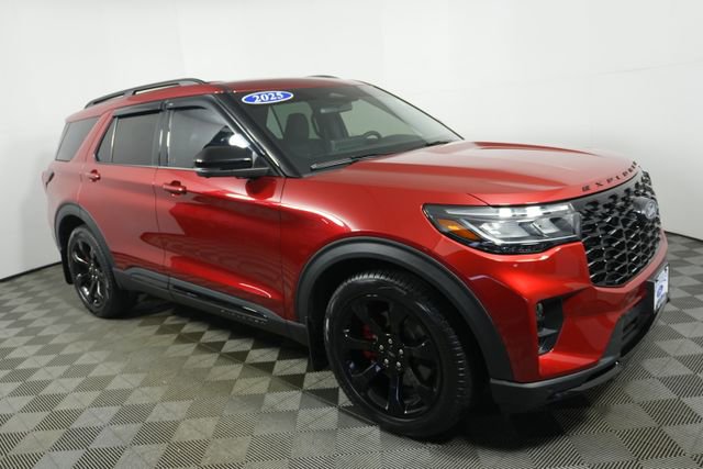 Certified 2025 Ford Explorer ST image 1