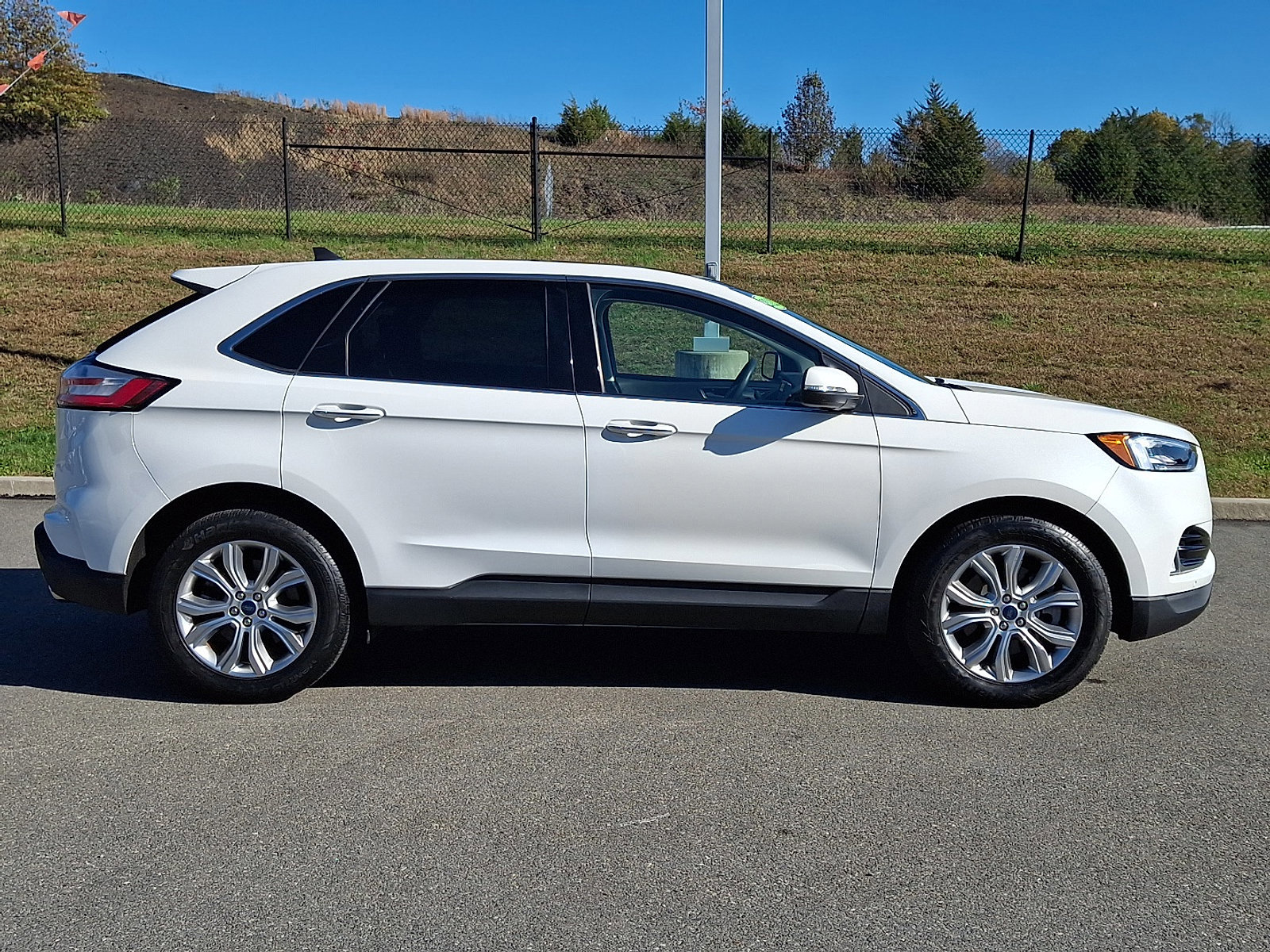 Certified 2022 Ford Edge Titanium w/ Equipment Group 301A image 5