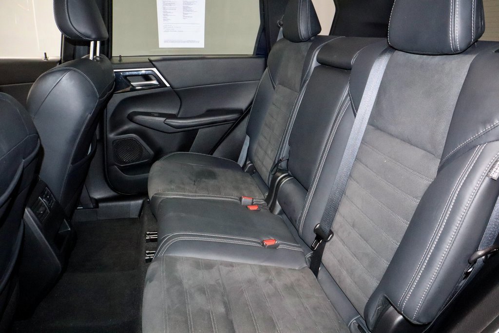 Used 2022 Mitsubishi Outlander SE image 24